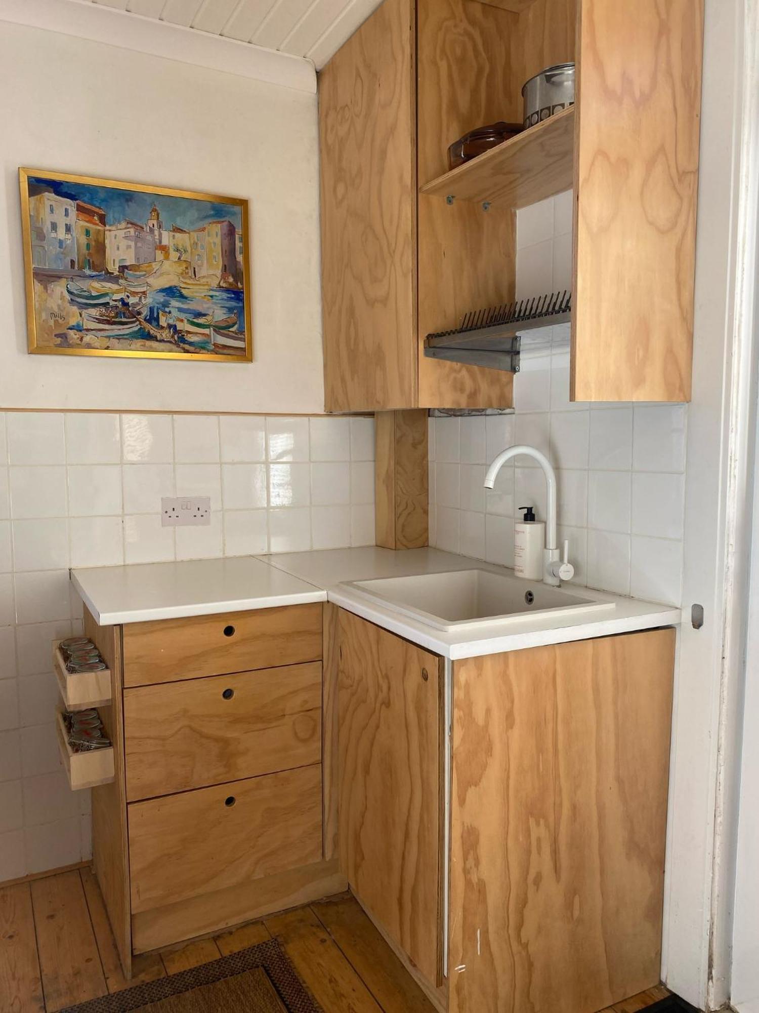 Appartement 2 Bed With Garden Near Centre & Beach, Free Parking EDI