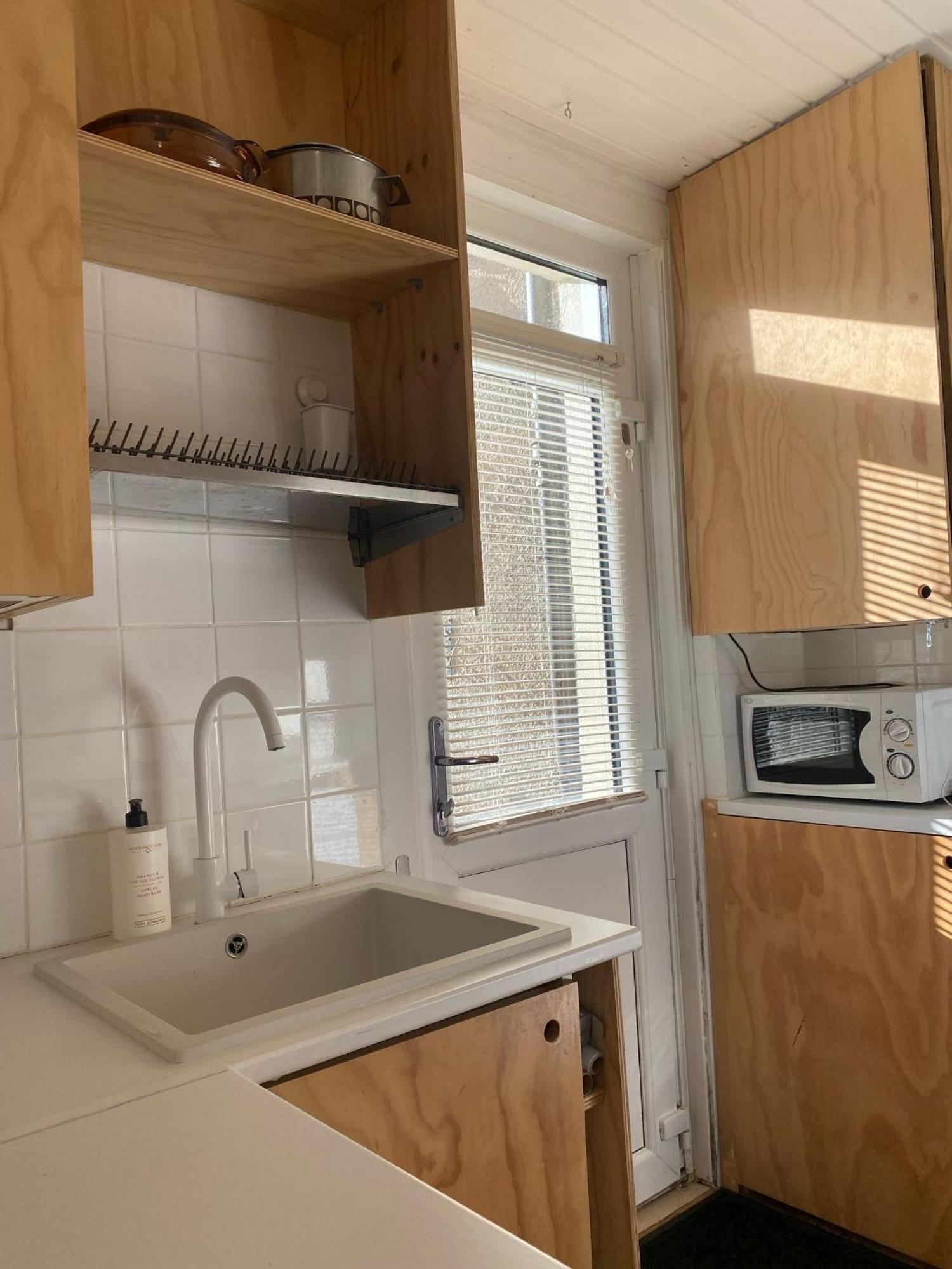 2 Bed With Garden Near Centre & Beach, Free Parking Appartement