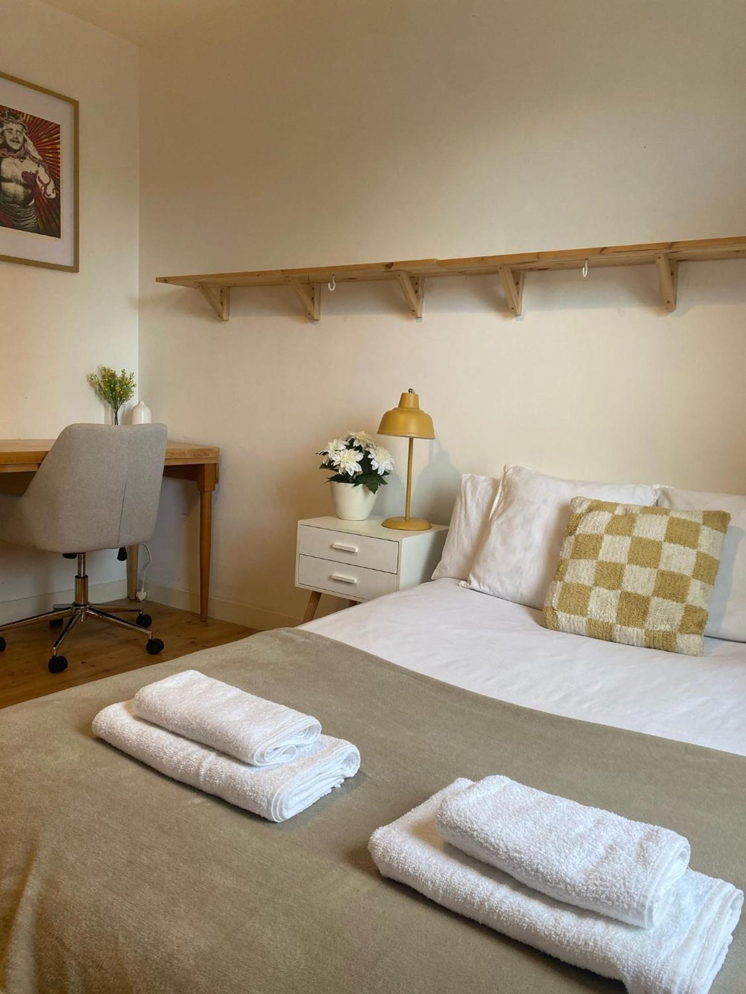 2 Bed With Garden Near Centre & Beach, Free Parking Appartement EDI